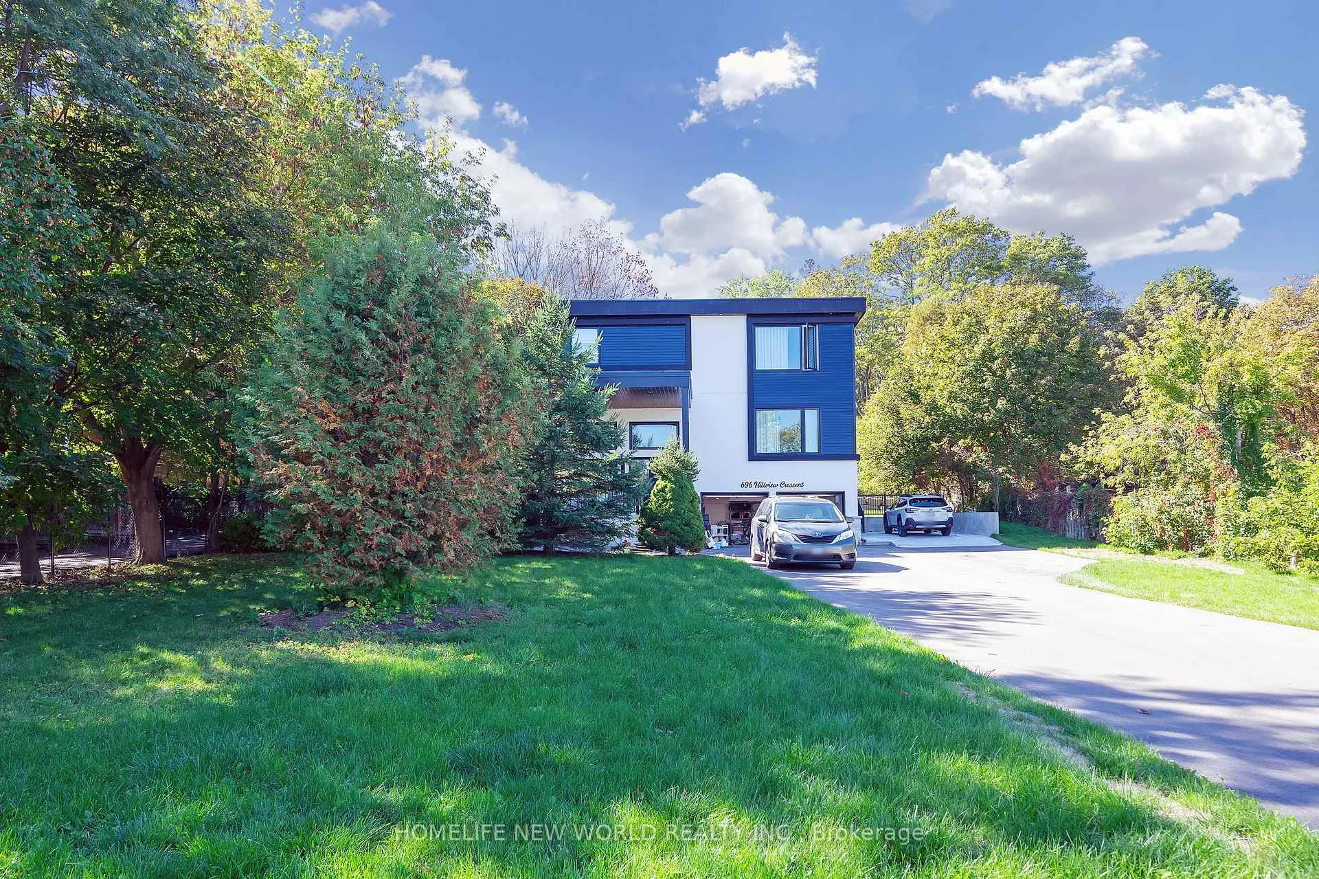 Photo 1 of 696 Hillview Crescent, Pickering, West Shore — HOMEH