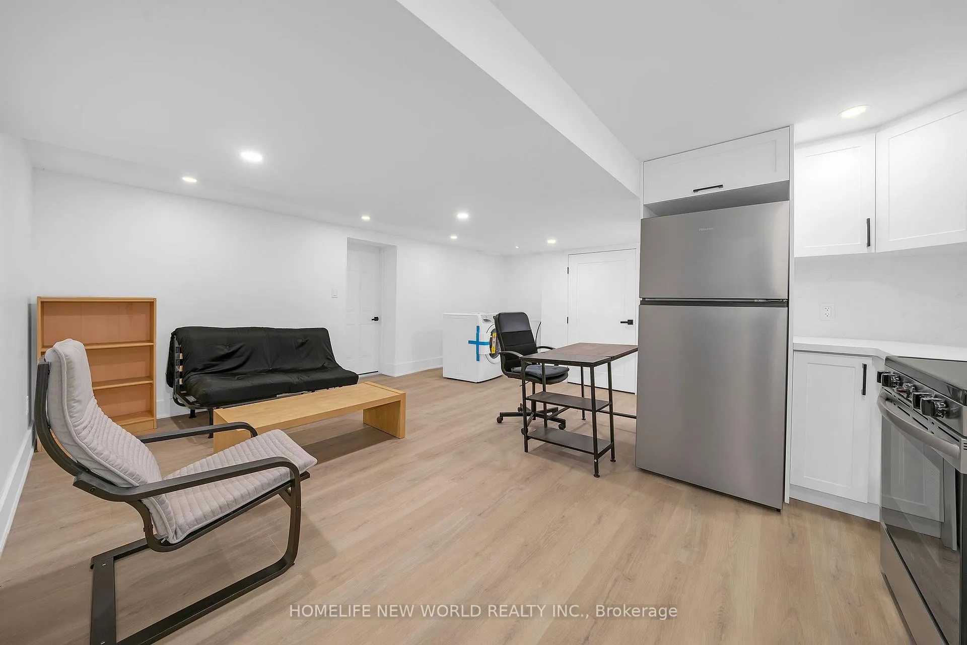 Photo 9 of 696 Hillview Crescent, Pickering, West Shore — HOMEH