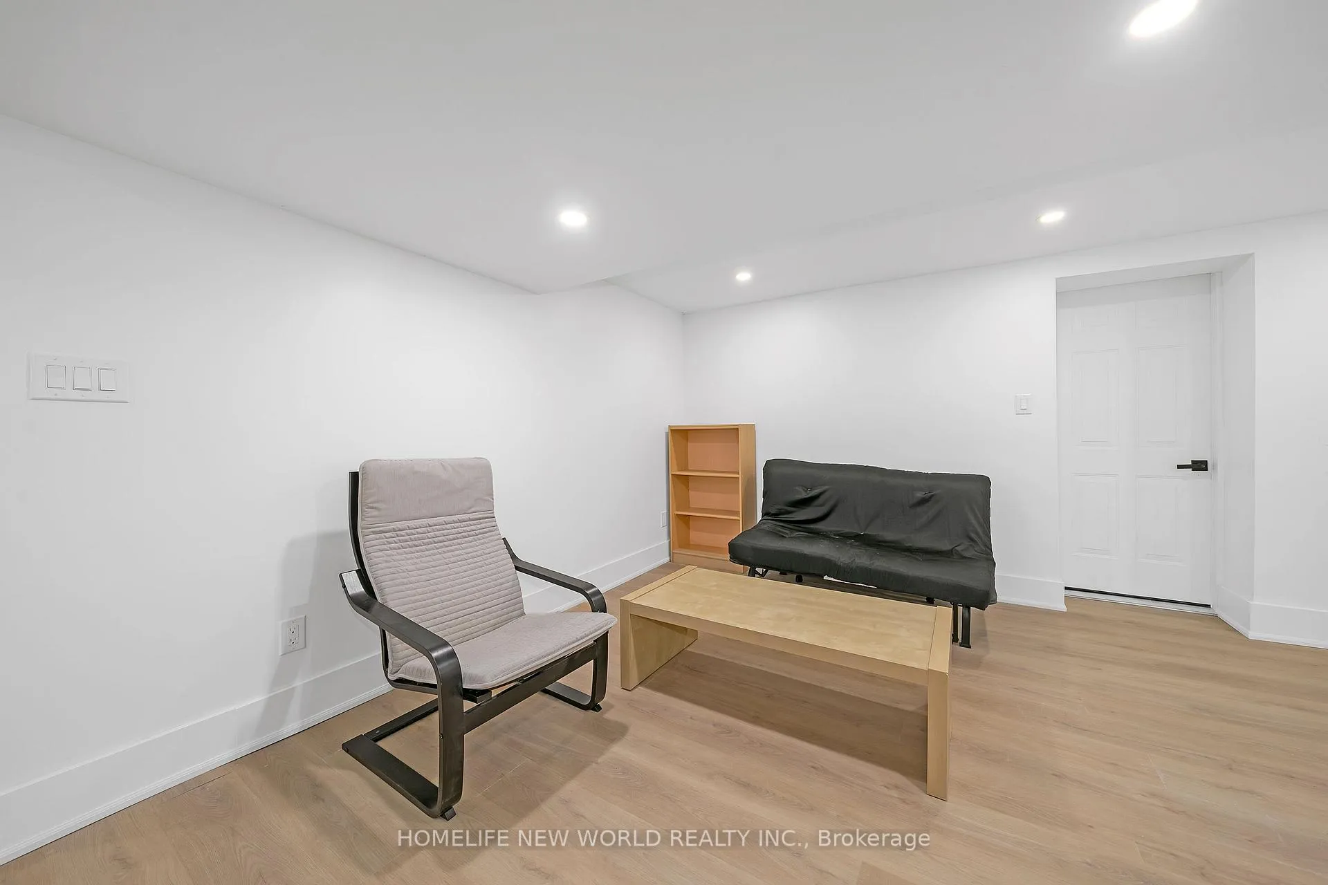Photo 11 of 696 Hillview Crescent, Pickering, West Shore — HOMEH