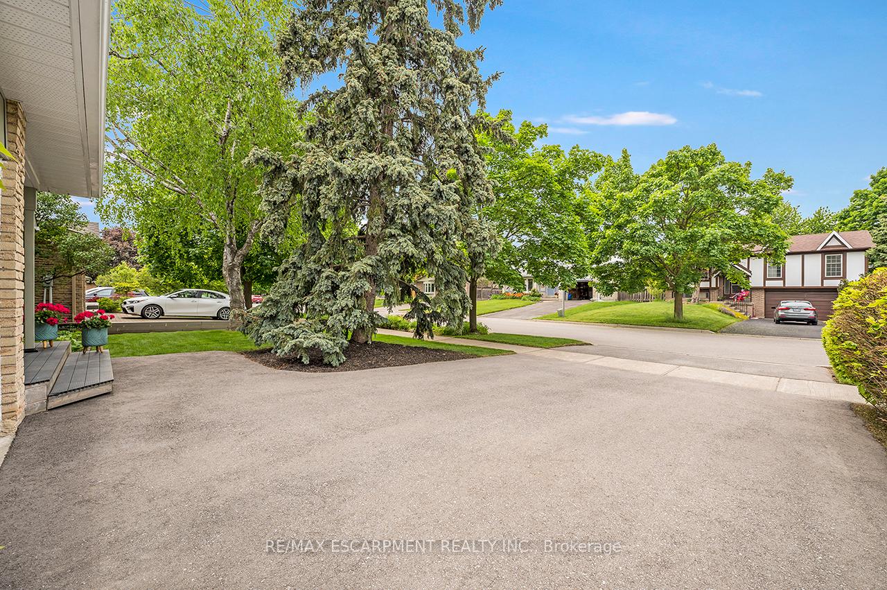 Photo 6 of 844 Hemlock Drive, Milton, Dorset Park — HOMEH