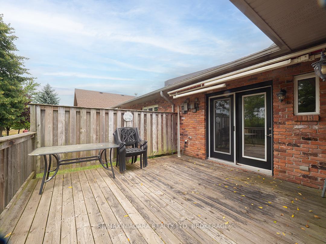 Photo 8 of 38 Maple Street, Port Colborne, Sugarloaf — HOMEH