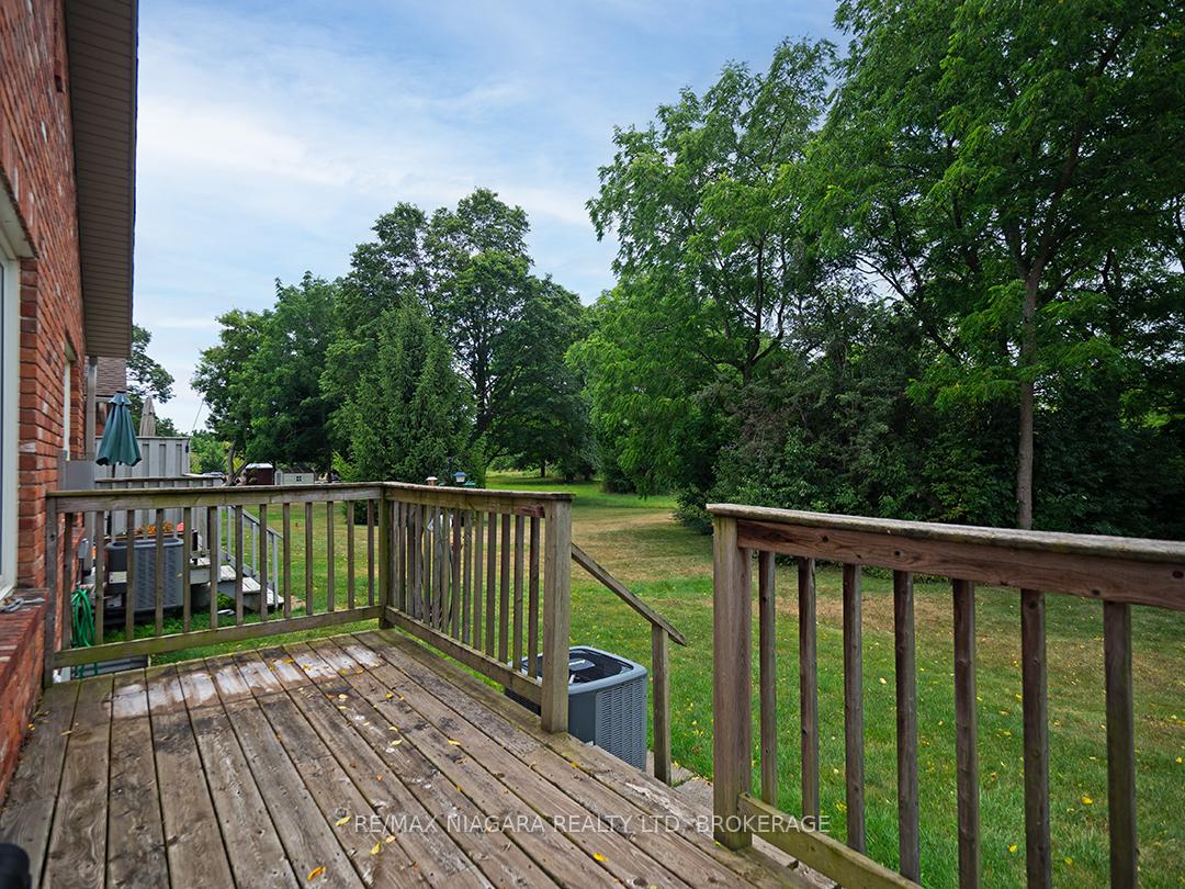 Photo 11 of 38 Maple Street, Port Colborne, Sugarloaf — HOMEH