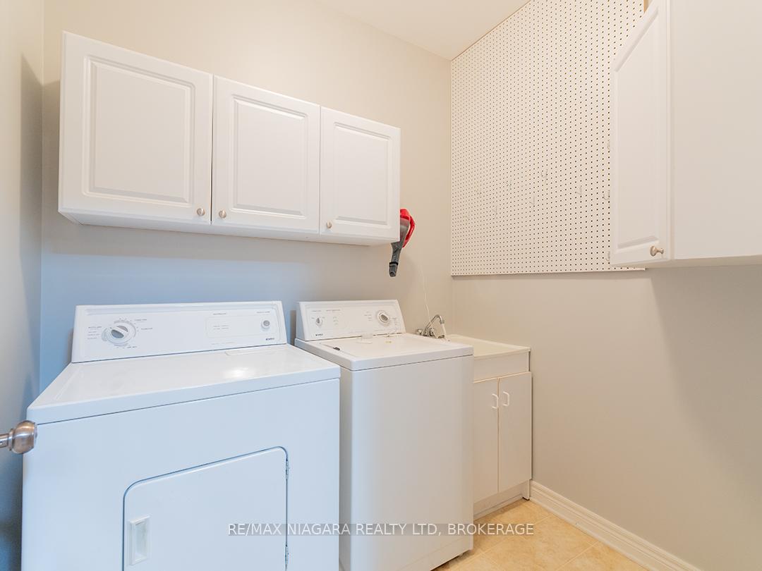 Photo 17 of 38 Maple Street, Port Colborne, Sugarloaf — HOMEH