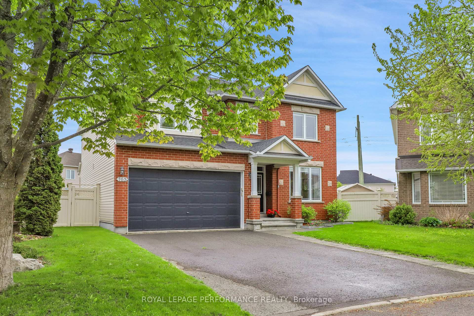 Photo 2 of 765 Schubert Circle, Ottawa, Avalon East — HOMEH