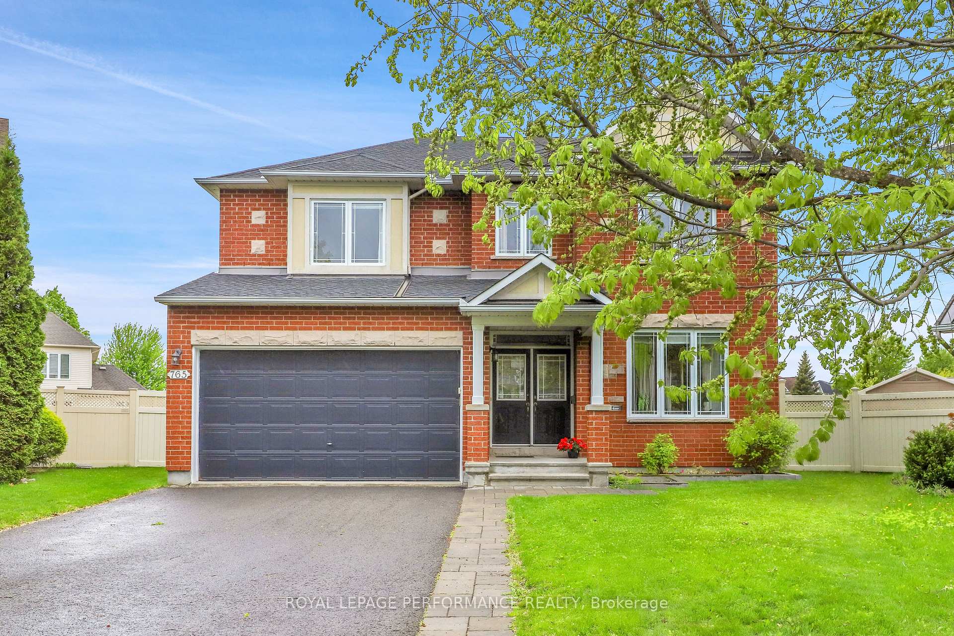 Photo 3 of 765 Schubert Circle, Ottawa, Avalon East — HOMEH