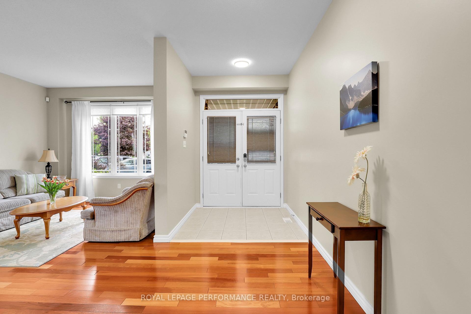 Photo 5 of 765 Schubert Circle, Ottawa, Avalon East — HOMEH