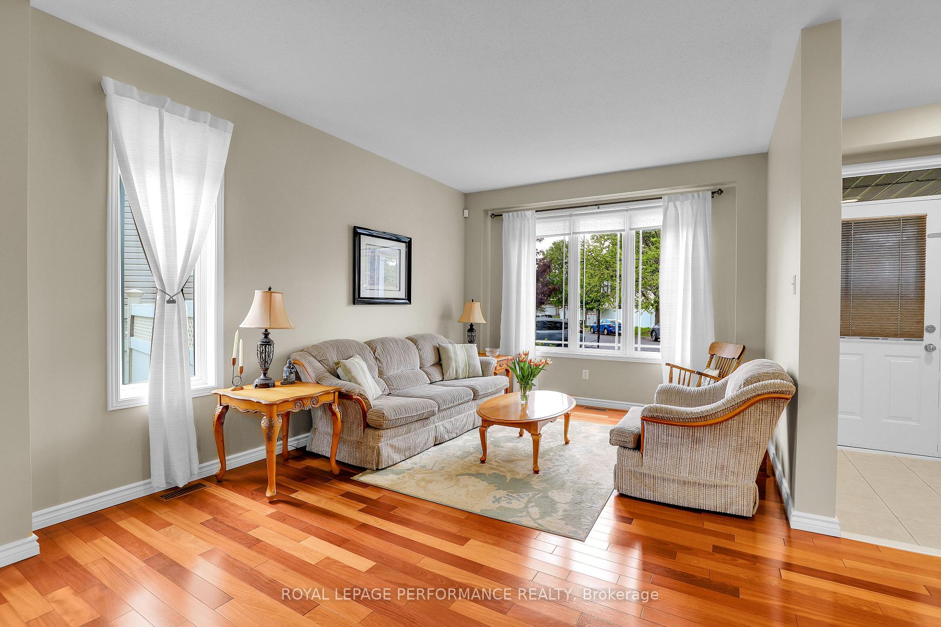Photo 6 of 765 Schubert Circle, Ottawa, Avalon East — HOMEH