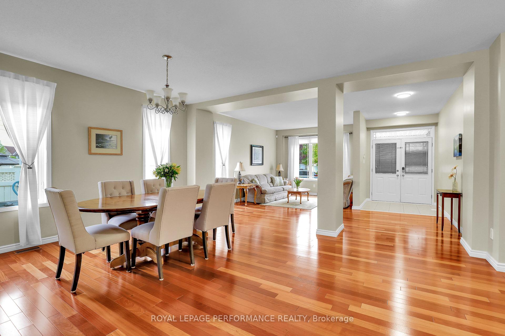 Photo 8 of 765 Schubert Circle, Ottawa, Avalon East — HOMEH