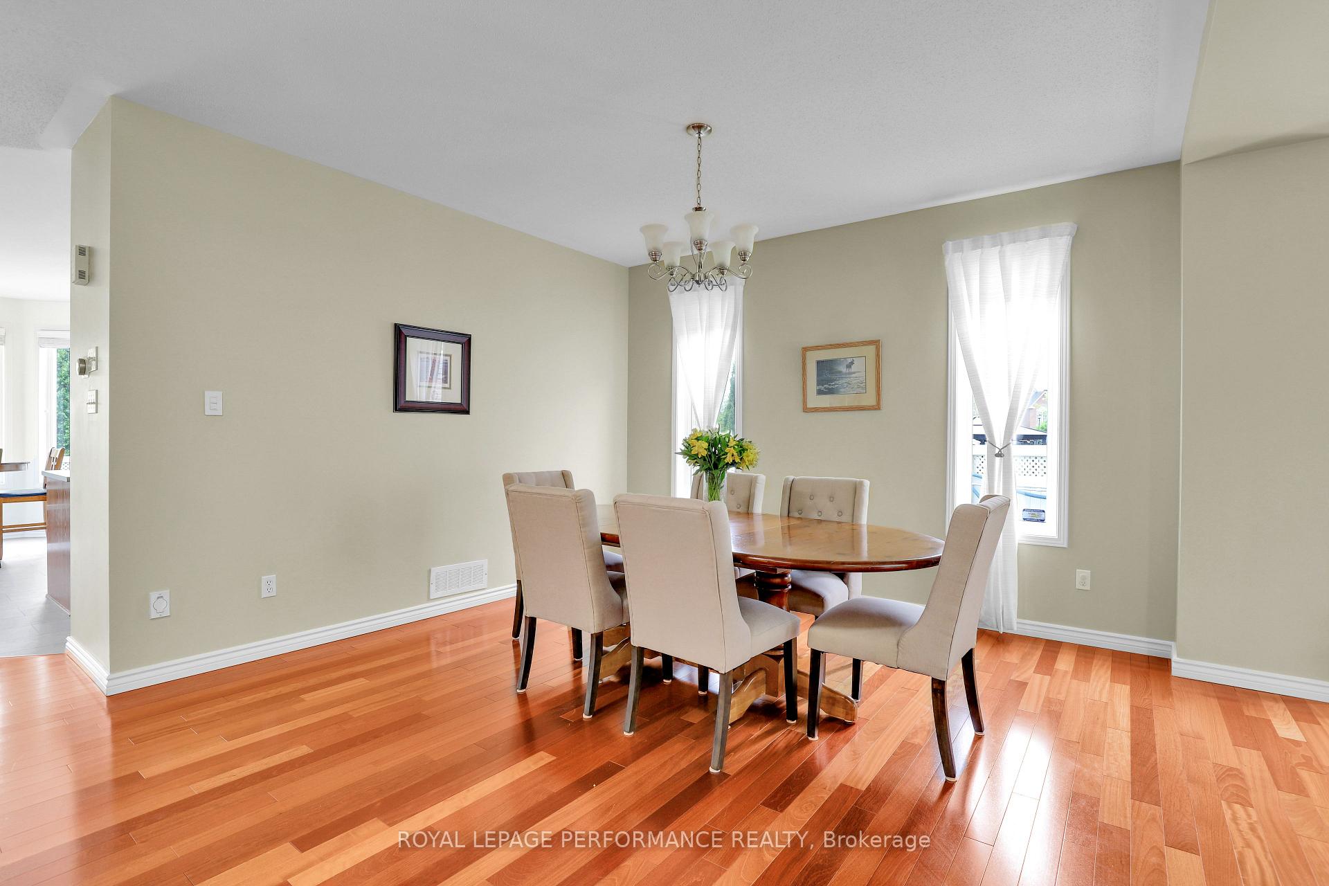 Photo 11 of 765 Schubert Circle, Ottawa, Avalon East — HOMEH