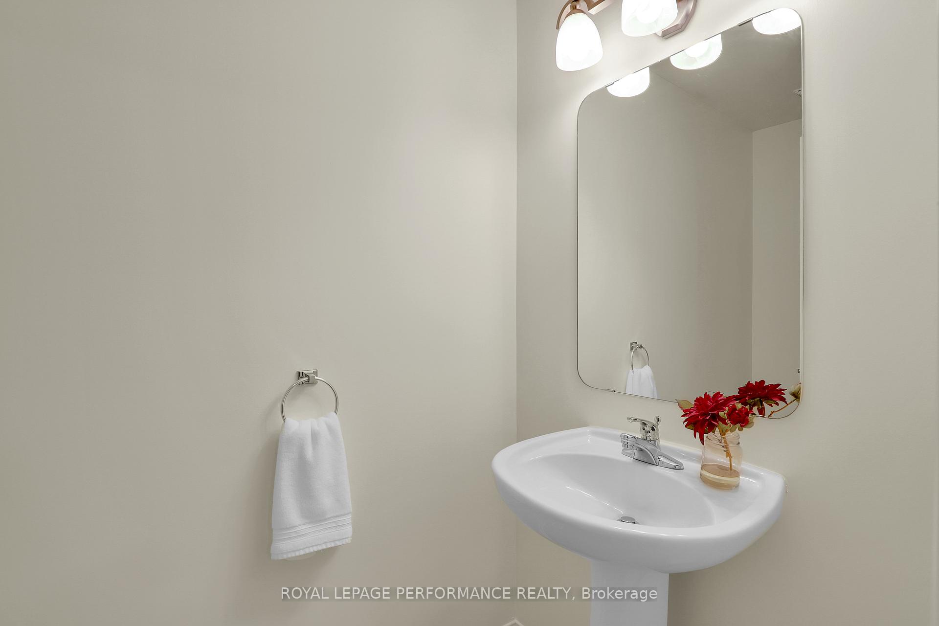 Photo 12 of 765 Schubert Circle, Ottawa, Avalon East — HOMEH