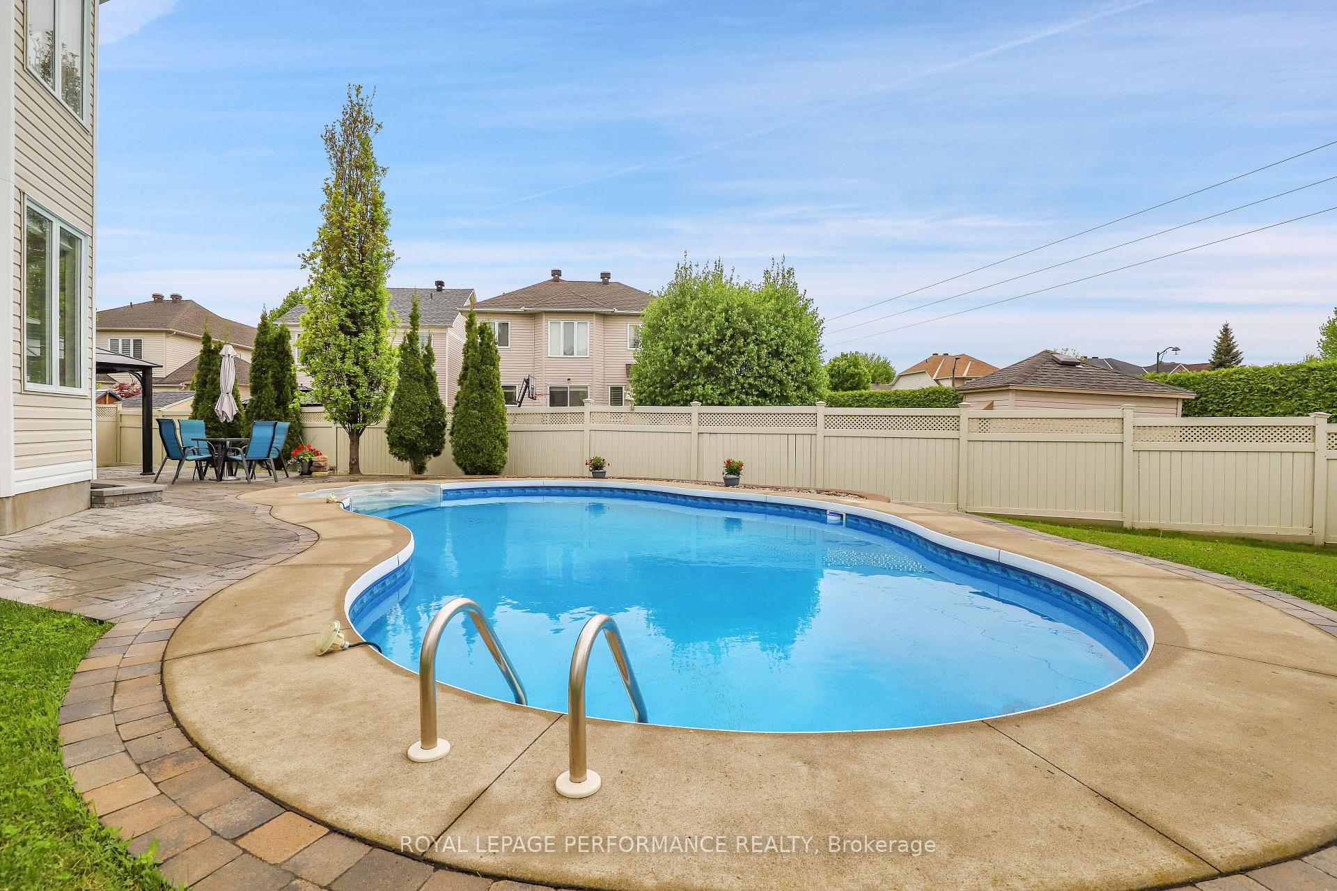 Photo 40 of 765 Schubert Circle, Ottawa, Avalon East — HOMEH
