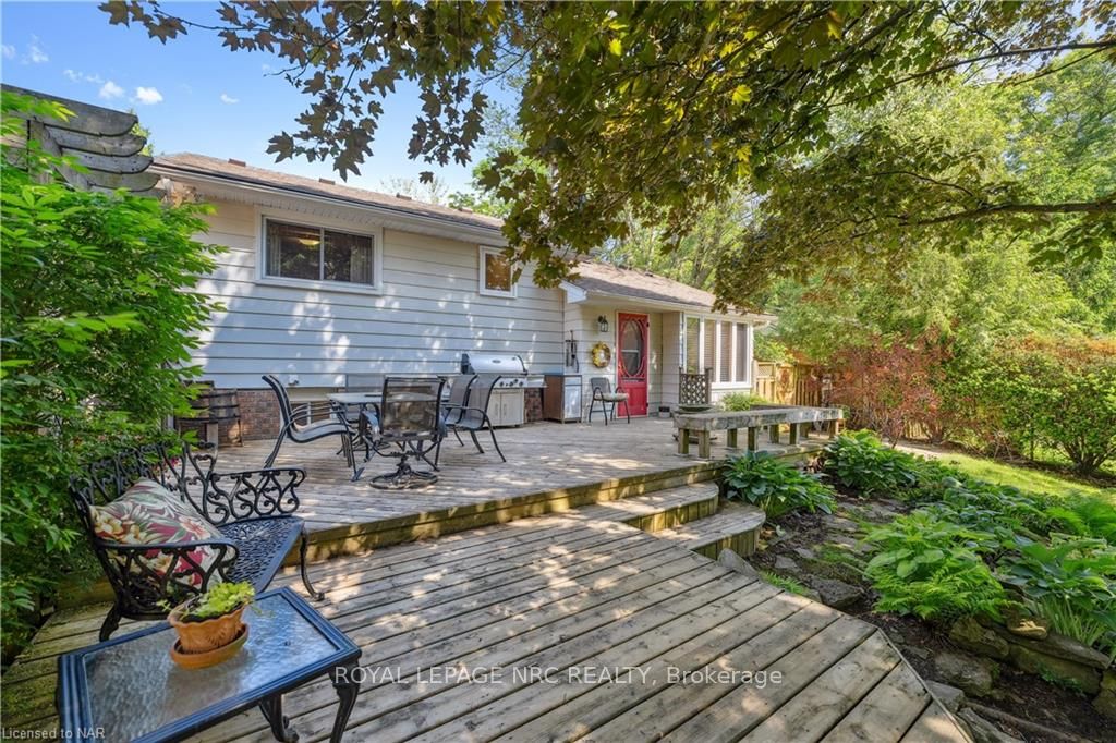 Photo 11 of 4 Fallingbrook Drive, Pelham, Fonthill — HOMEH