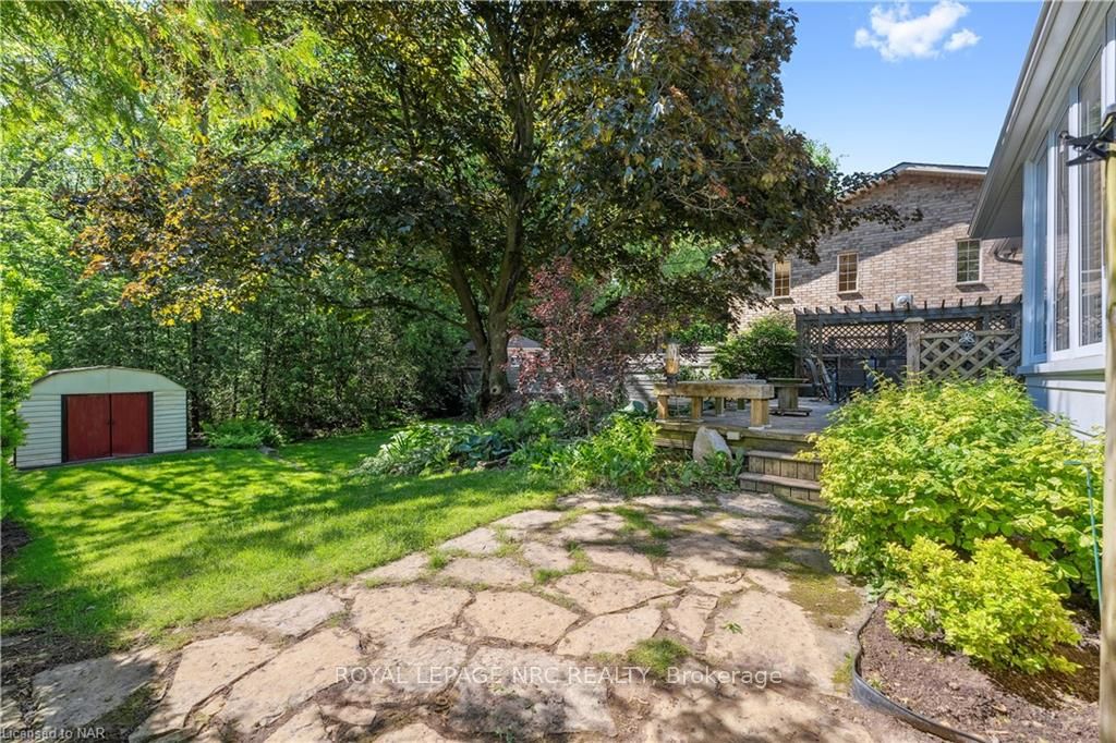 Photo 12 of 4 Fallingbrook Drive, Pelham, Fonthill — HOMEH