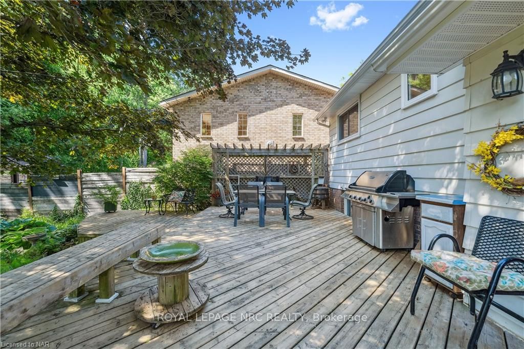 Photo 7 of 4 Fallingbrook Drive, Pelham, Fonthill — HOMEH