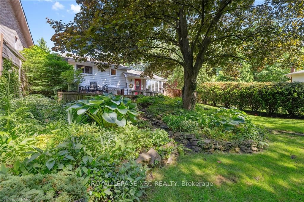 Photo 14 of 4 Fallingbrook Drive, Pelham, Fonthill — HOMEH