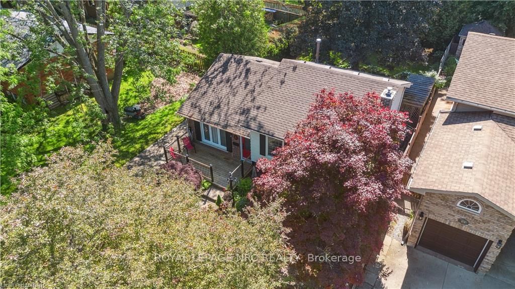 Photo 3 of 4 Fallingbrook Drive, Pelham, Fonthill — HOMEH