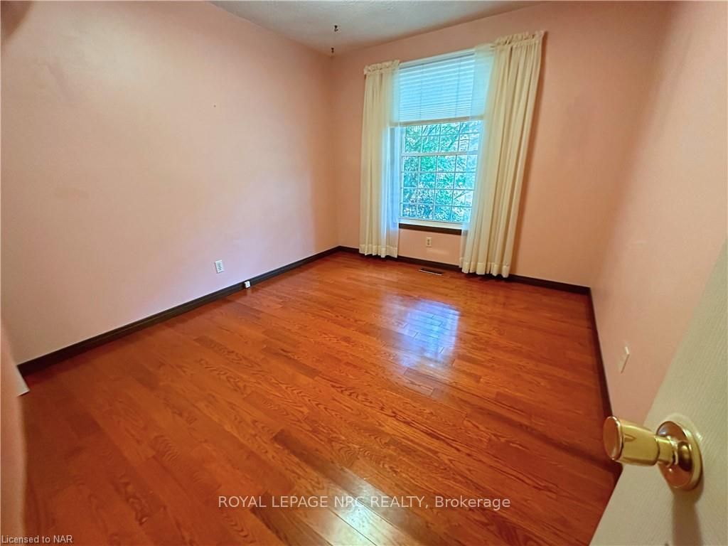 Photo 31 of 4 Fallingbrook Drive, Pelham, Fonthill — HOMEH