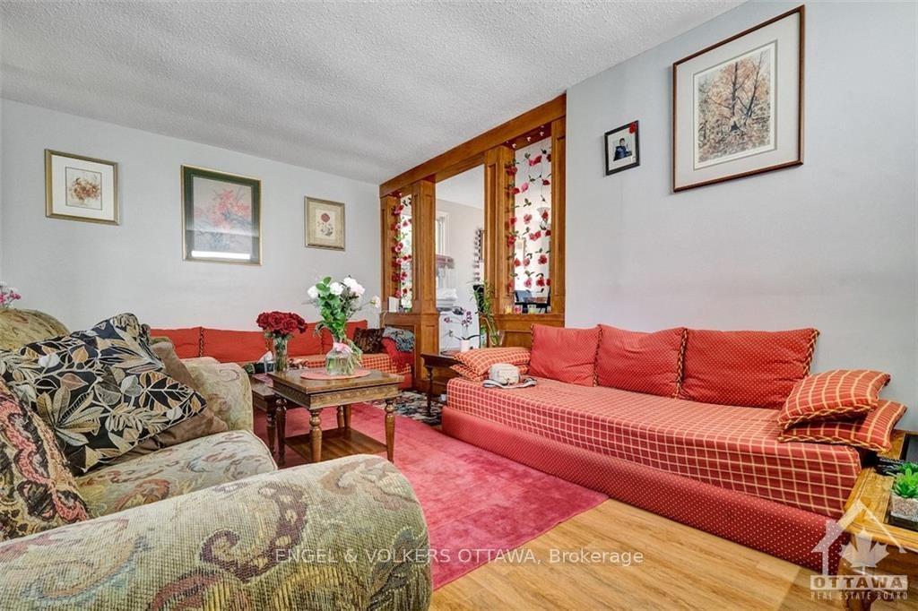 Photo 2 of 1086 Chateau Crescent, Ottawa, Orleans Wood — HOMEH
