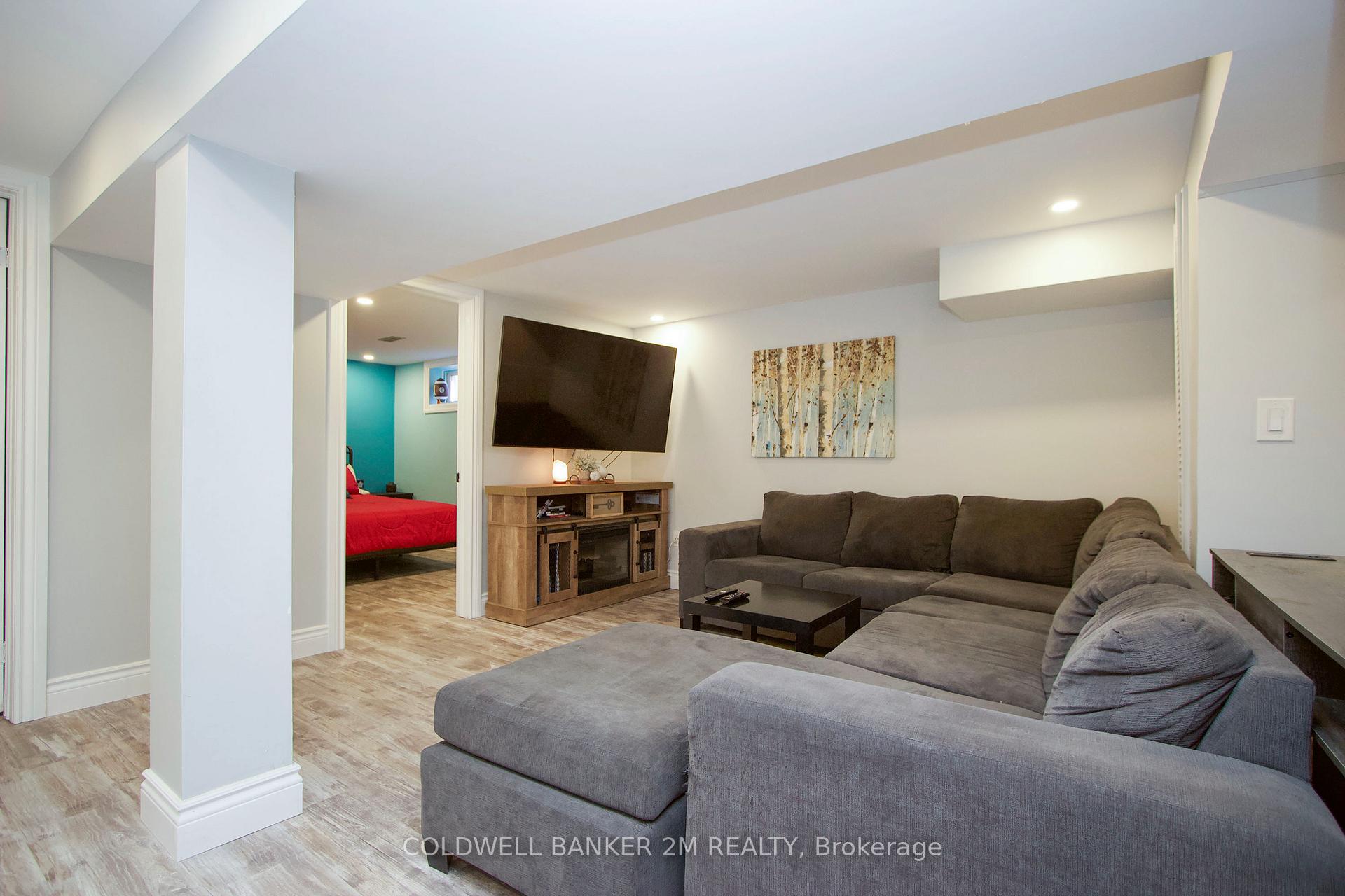 Photo 2 of 103 Oakes Avenue, Oshawa, O'Neill — HOMEH