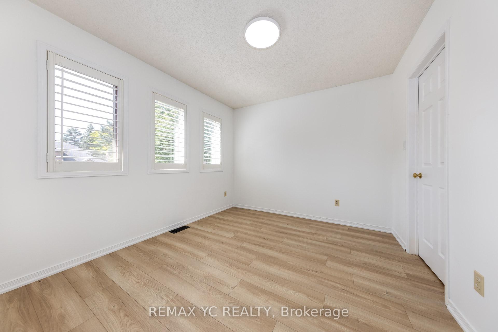 Photo 9 of 896 Darwin Drive, Pickering, Dunbarton — HOMEH