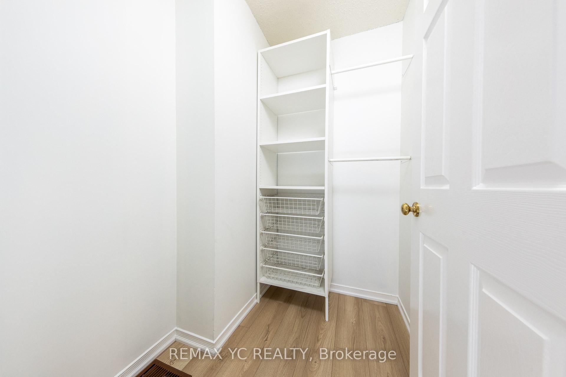 Photo 10 of 896 Darwin Drive, Pickering, Dunbarton — HOMEH