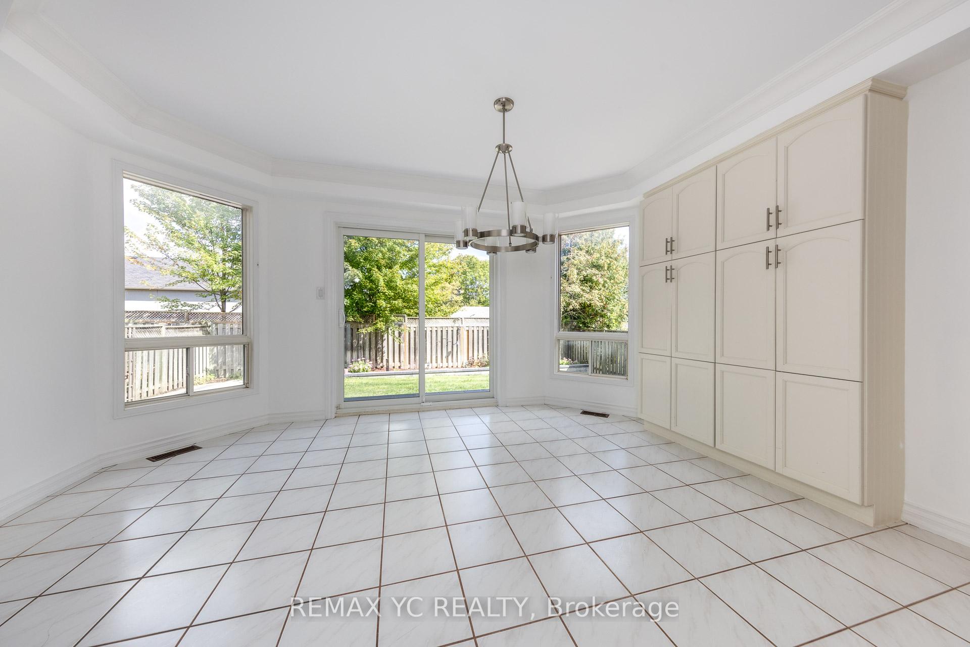 Photo 15 of 896 Darwin Drive, Pickering, Dunbarton — HOMEH