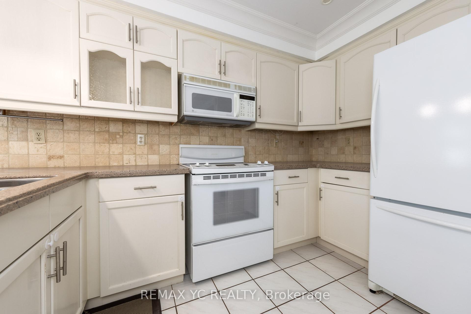 Photo 17 of 896 Darwin Drive, Pickering, Dunbarton — HOMEH