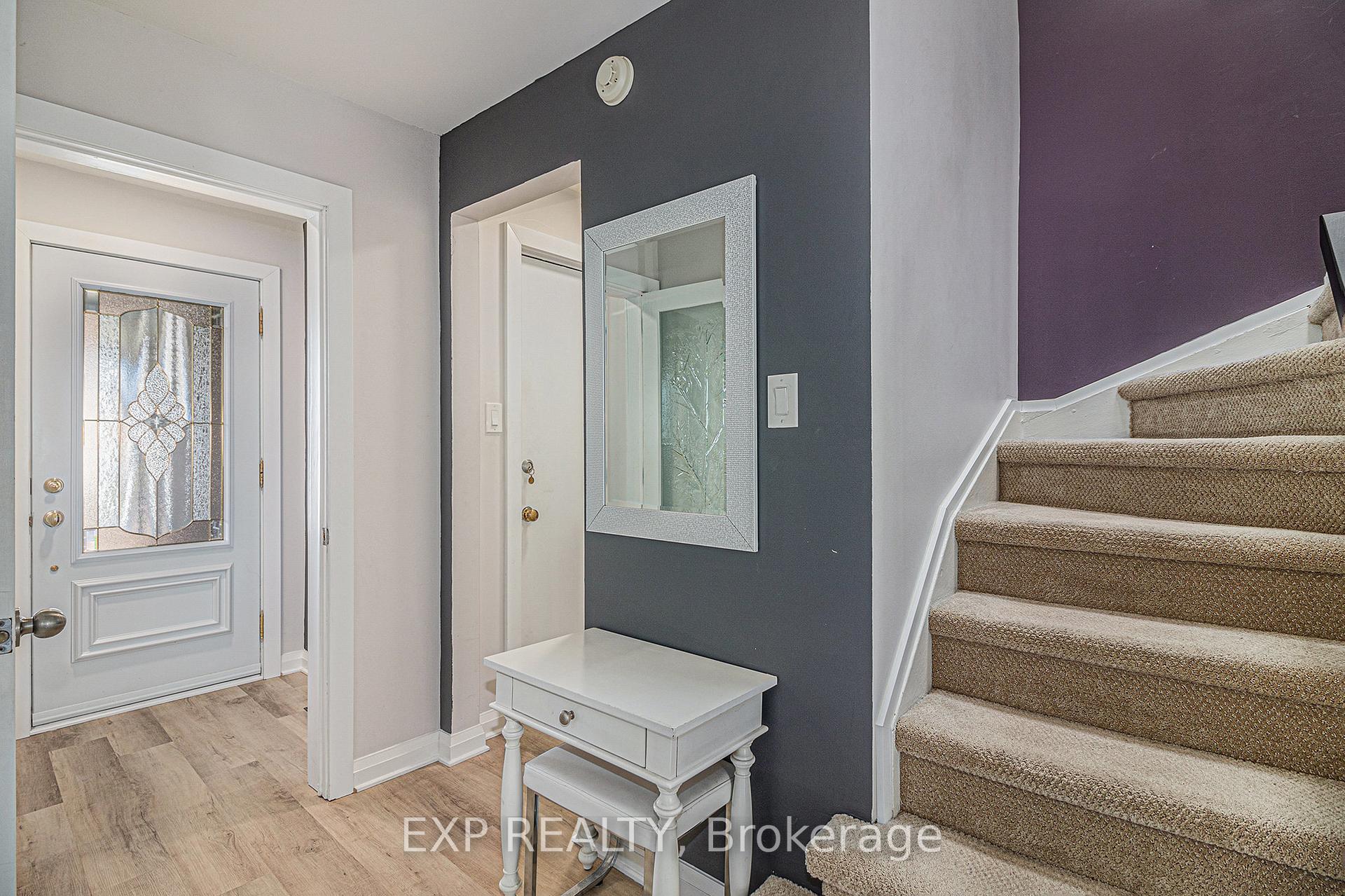 Photo 3 of 374 Mockingbird Drive, Ottawa, Chatelaine Village — HOMEH