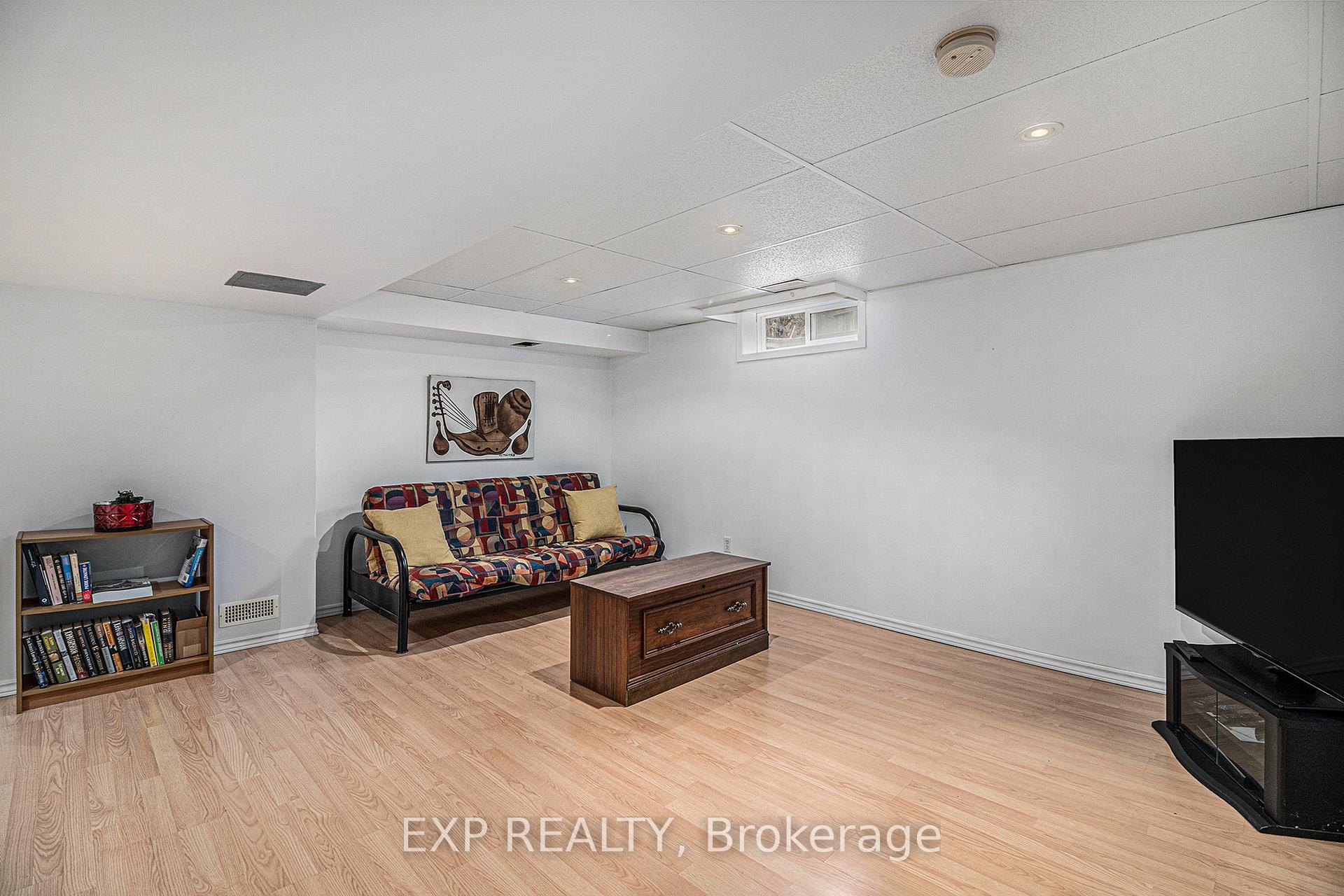Photo 25 of 374 Mockingbird Drive, Ottawa, Chatelaine Village — HOMEH