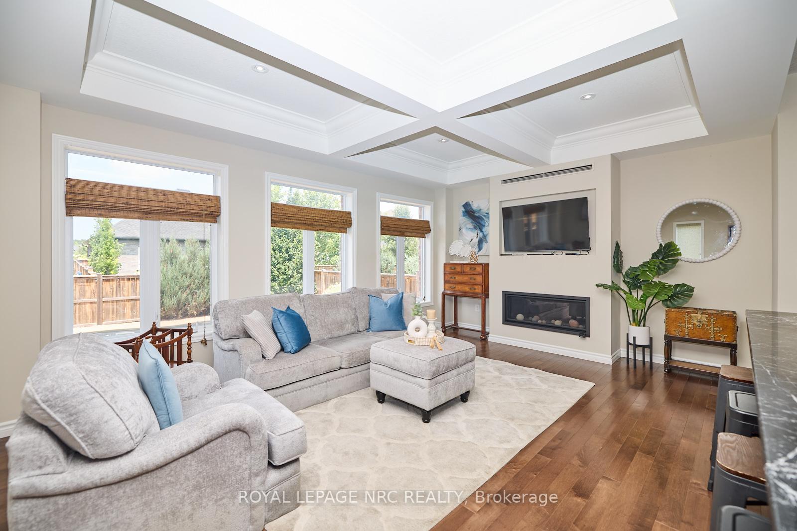 Photo 6 of 5 Abbott Place, Pelham, Fonthill — HOMEH