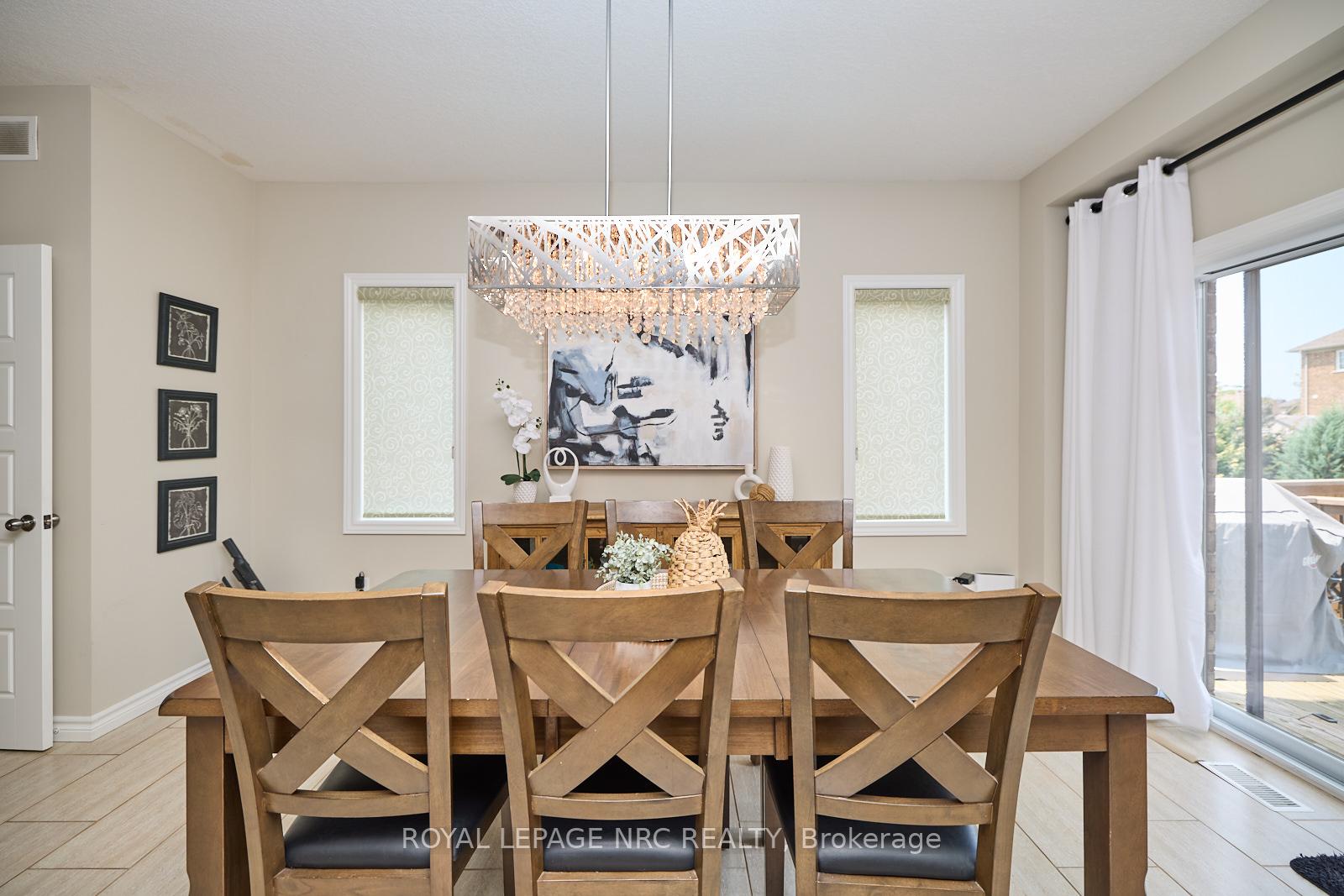 Photo 11 of 5 Abbott Place, Pelham, Fonthill — HOMEH