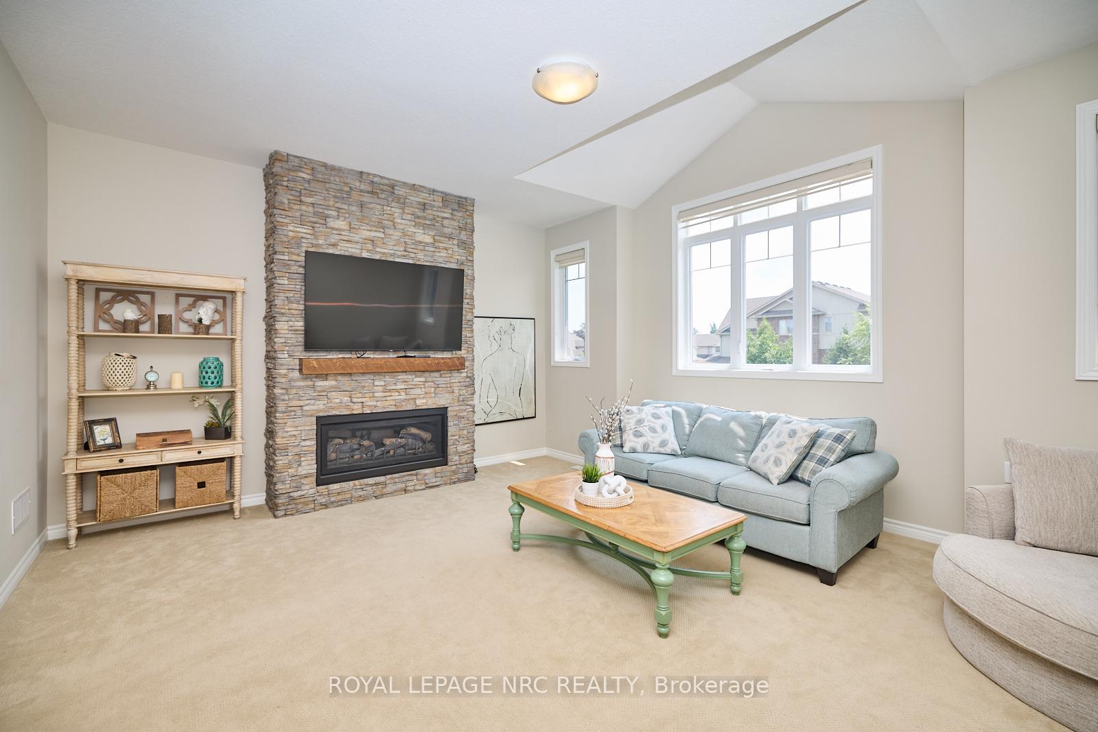 Photo 14 of 5 Abbott Place, Pelham, Fonthill — HOMEH