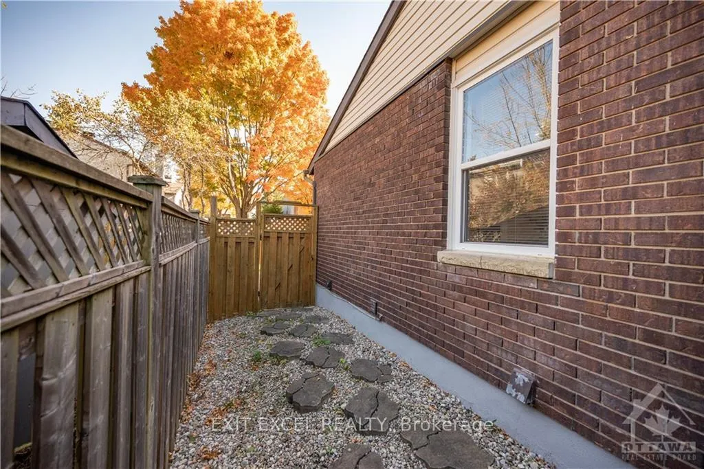 Photo 27 of 7858 Decarie Drive, Ottawa, Orleans Wood — HOMEH