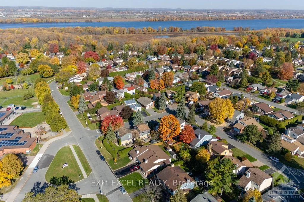 Photo 29 of 7858 Decarie Drive, Ottawa, Orleans Wood — HOMEH