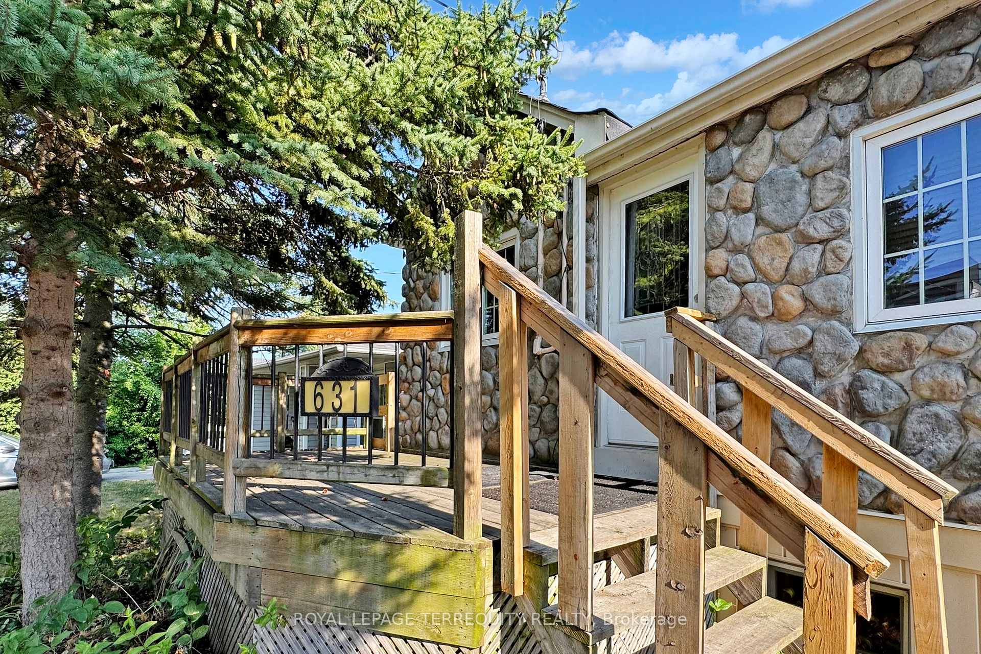 Photo 2 of 631 Annland Street, Pickering, Bay Ridges — HOMEH