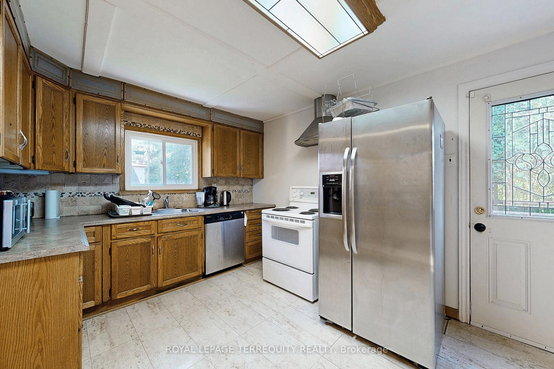 Photo 8 of 631 Annland Street, Pickering, Bay Ridges — HOMEH