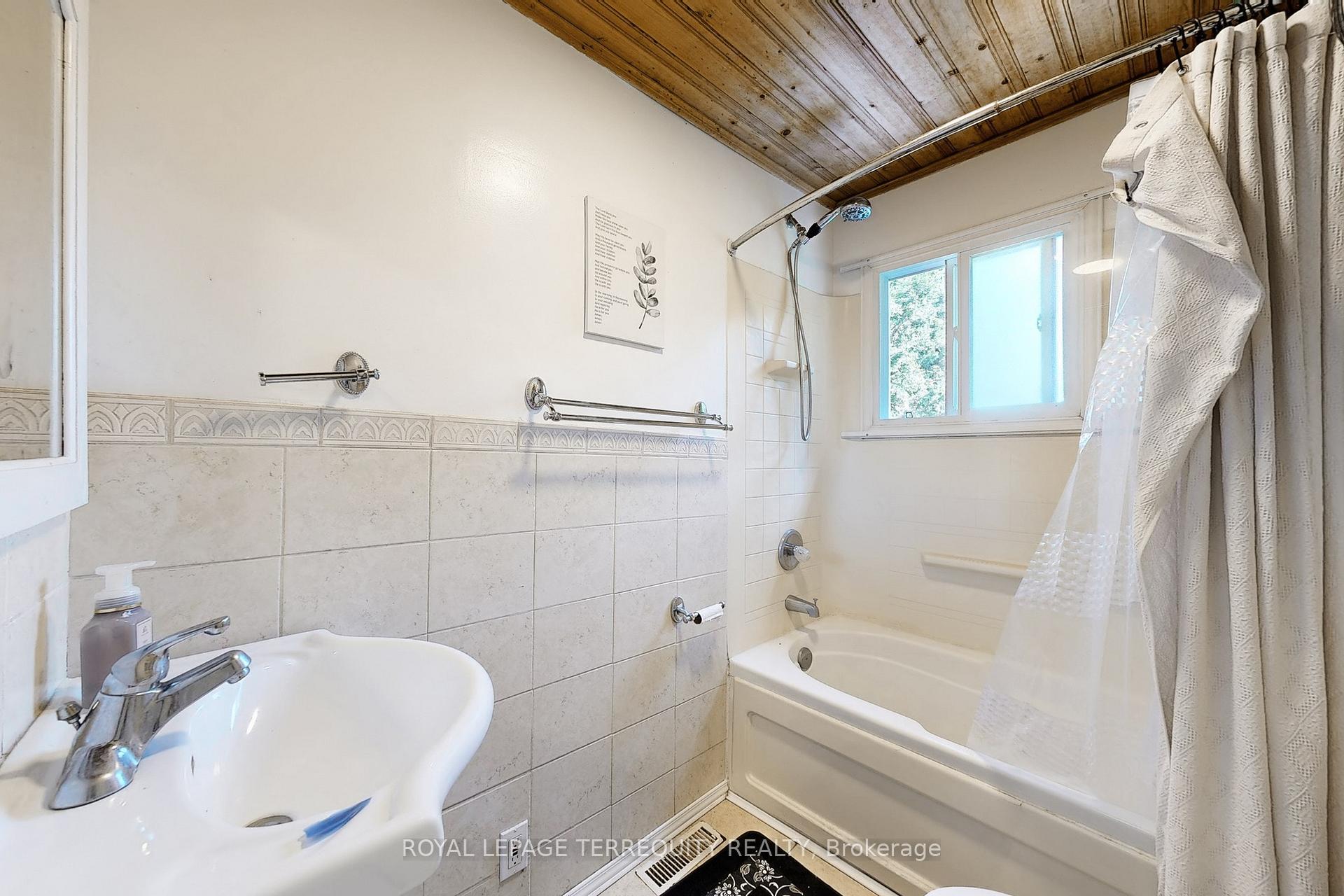 Photo 17 of 631 Annland Street, Pickering, Bay Ridges — HOMEH