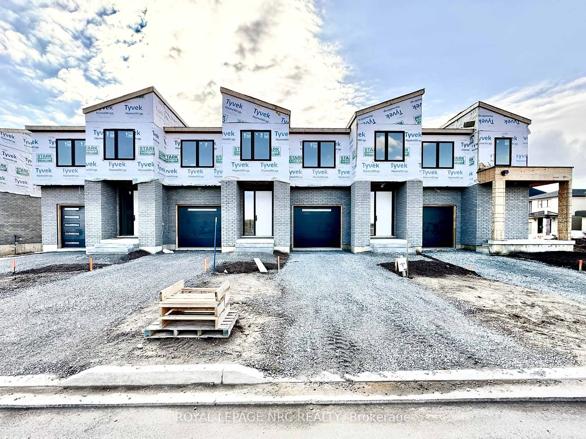 Photo 3 of 192 Klager Avenue, Pelham, Fonthill — HOMEH
