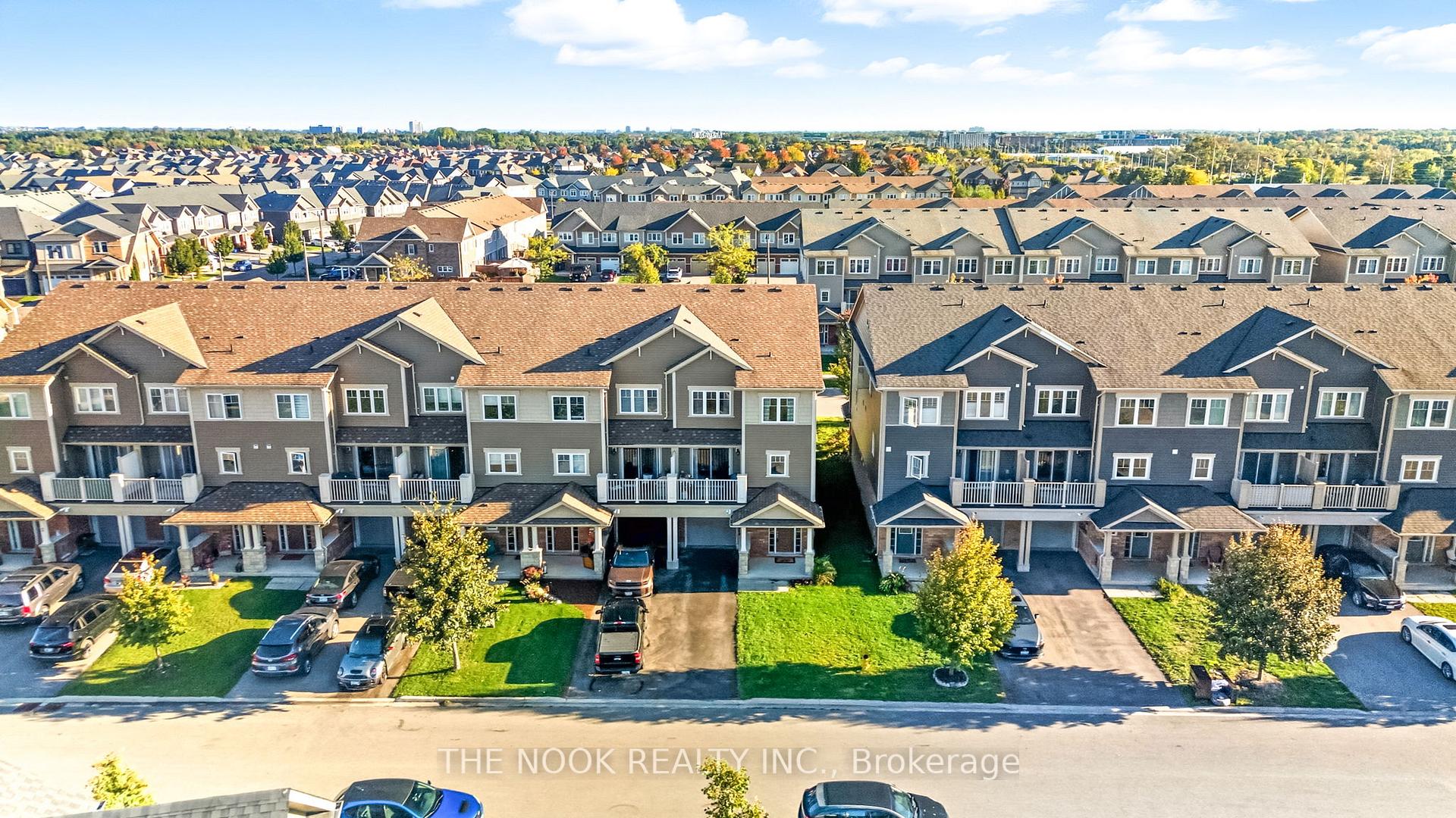 Photo 5 of 12 Tabaret Crescent, Oshawa, Windfields — HOMEH