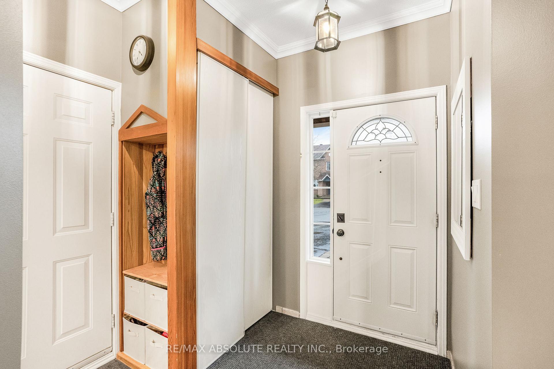 Photo 3 of 6042 Longleaf Drive, Ottawa, Chapel Hill South - Orleans Village — HOMEH