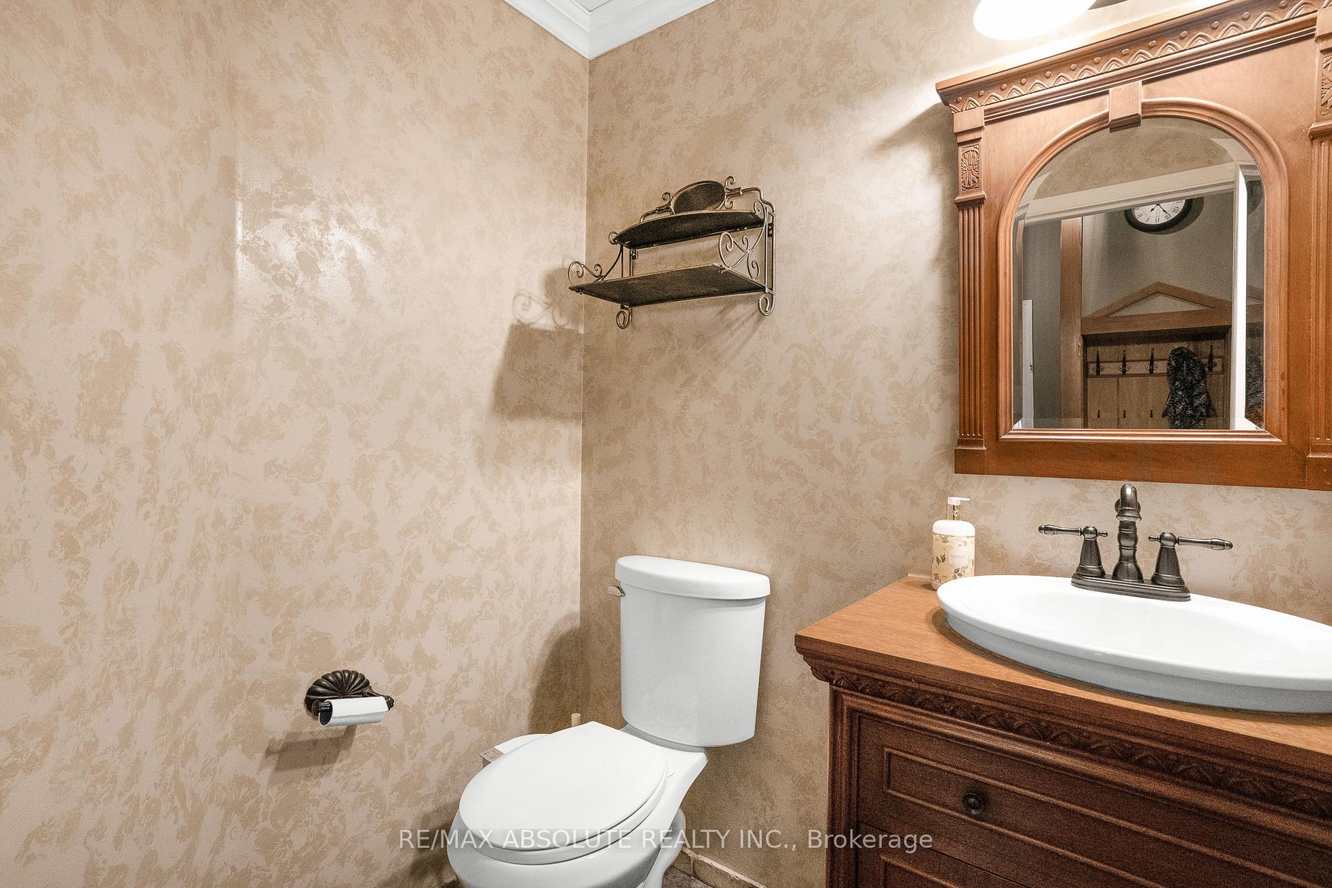 Photo 4 of 6042 Longleaf Drive, Ottawa, Chapel Hill South - Orleans Village — HOMEH