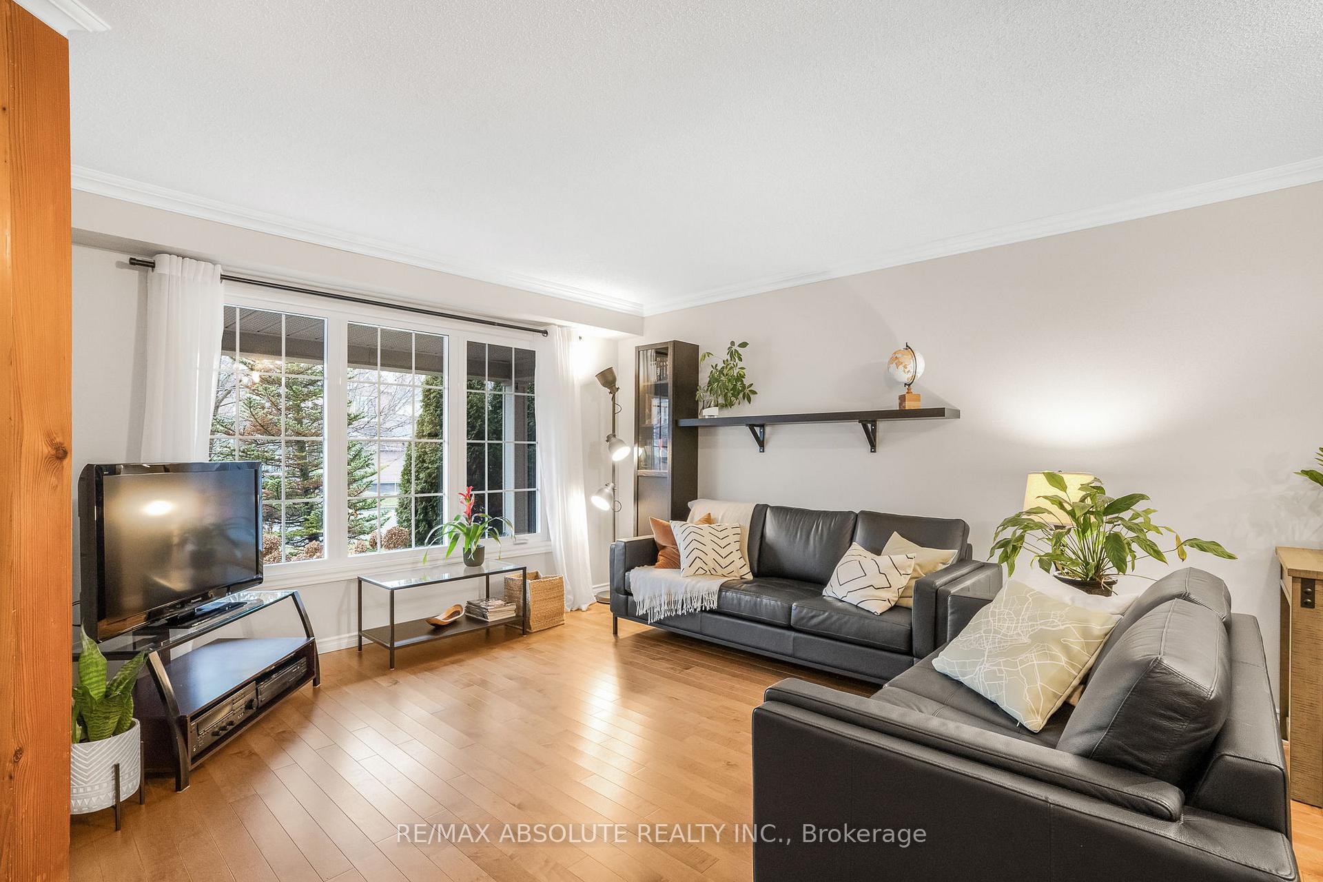 Photo 5 of 6042 Longleaf Drive, Ottawa, Chapel Hill South - Orleans Village — HOMEH