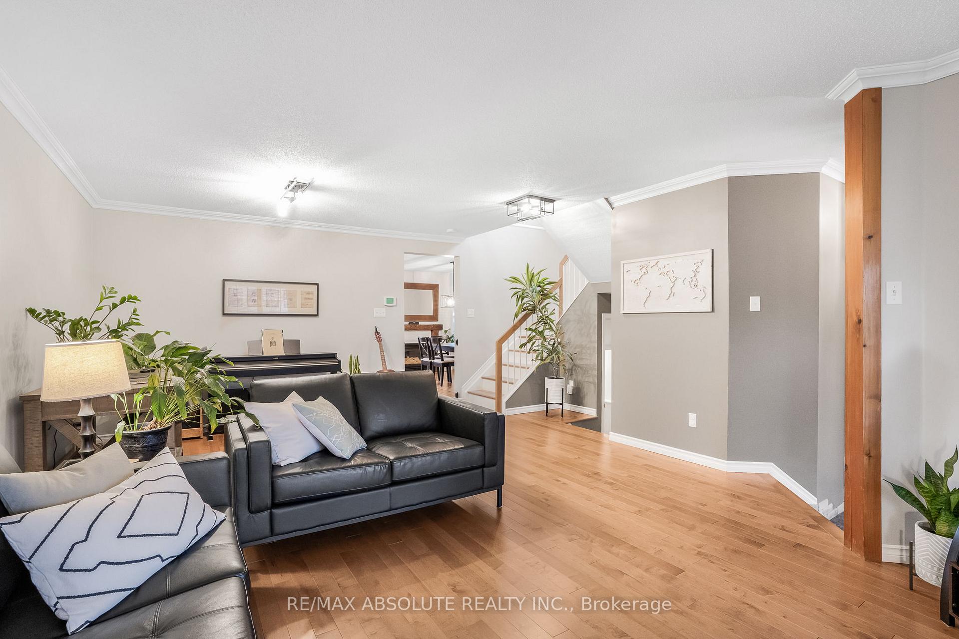 Photo 6 of 6042 Longleaf Drive, Ottawa, Chapel Hill South - Orleans Village — HOMEH
