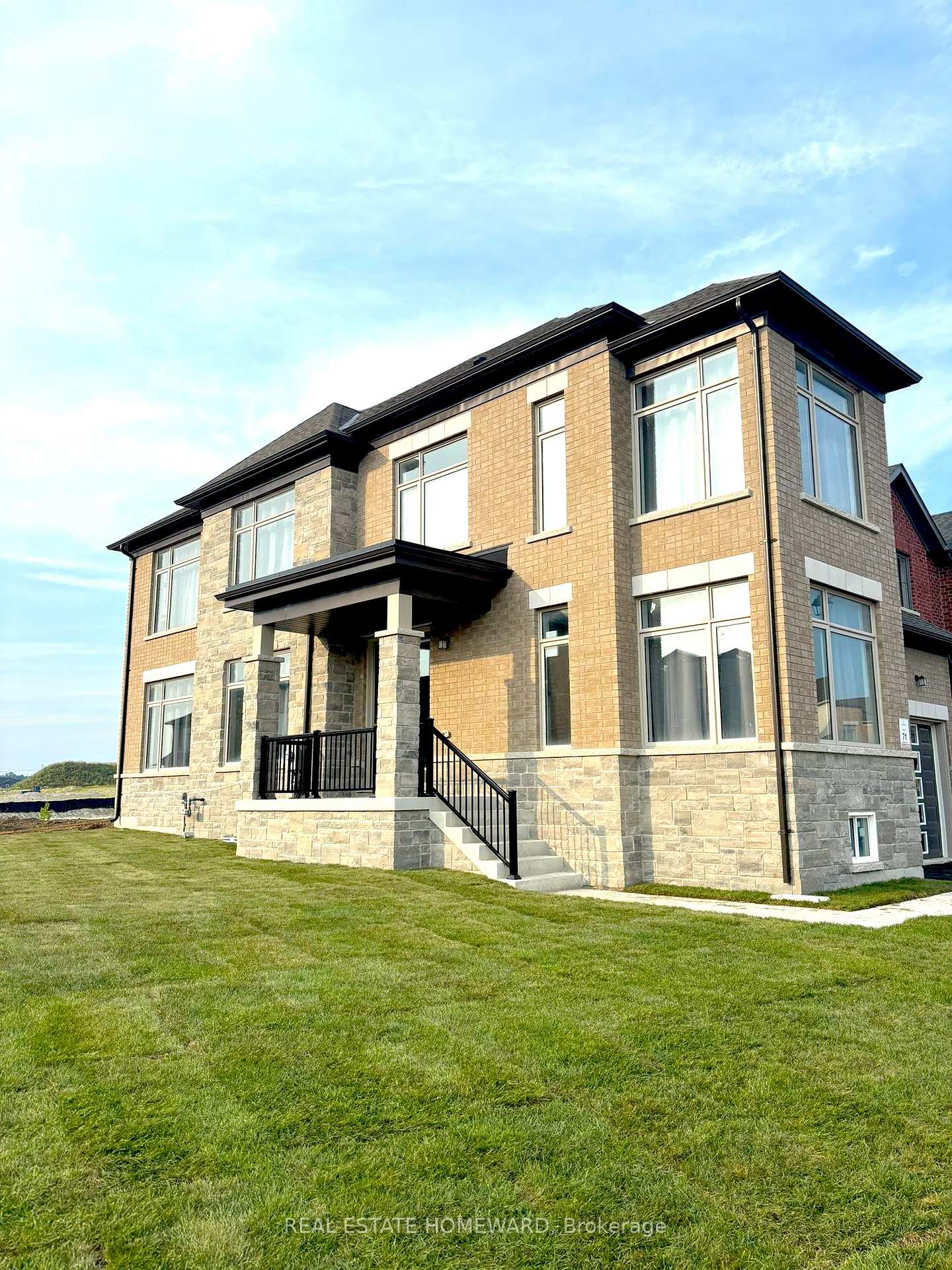Photo 2 of 960 Lockie Drive, Oshawa, Kedron — HOMEH
