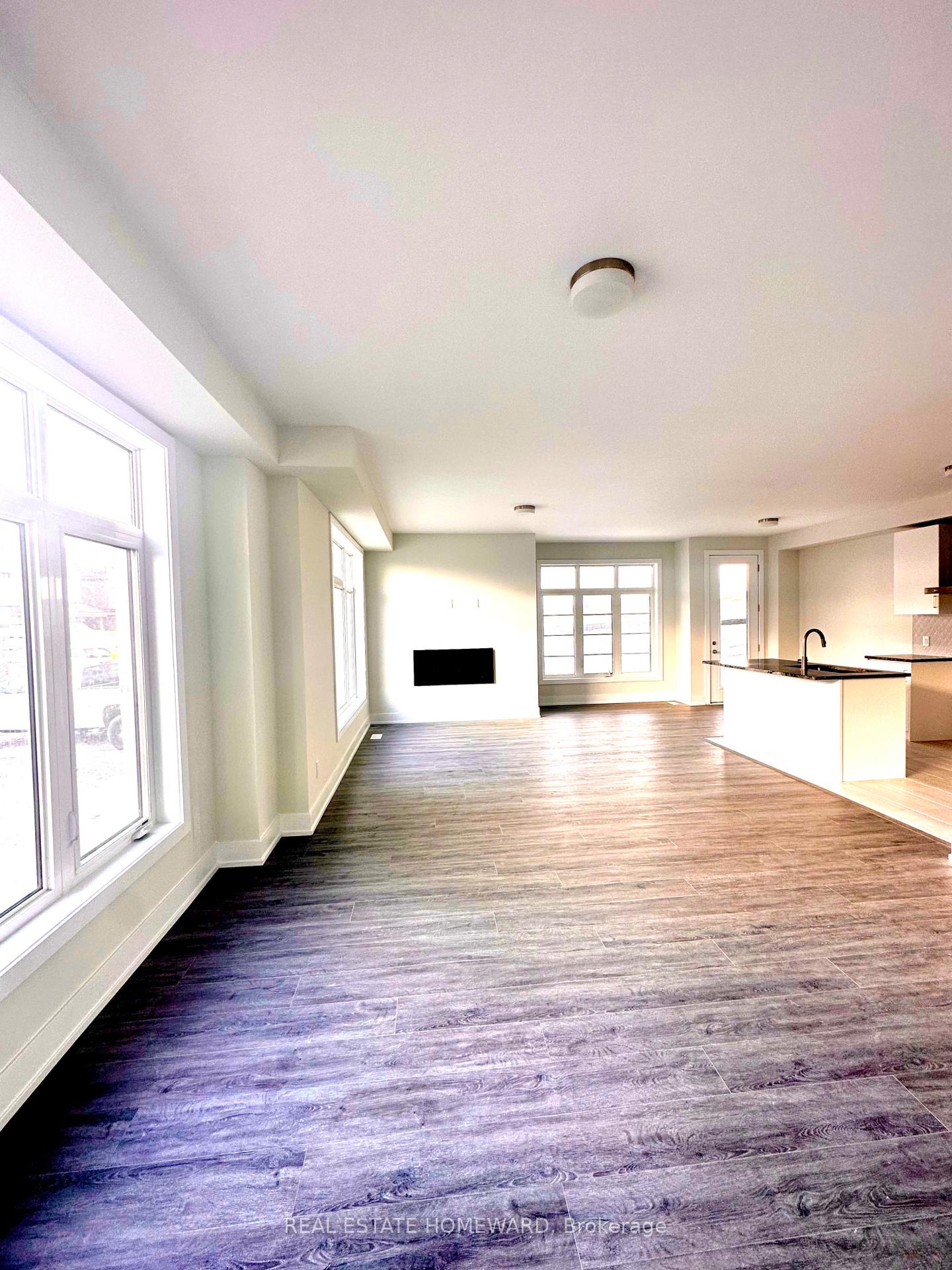 Photo 3 of 960 Lockie Drive, Oshawa, Kedron — HOMEH