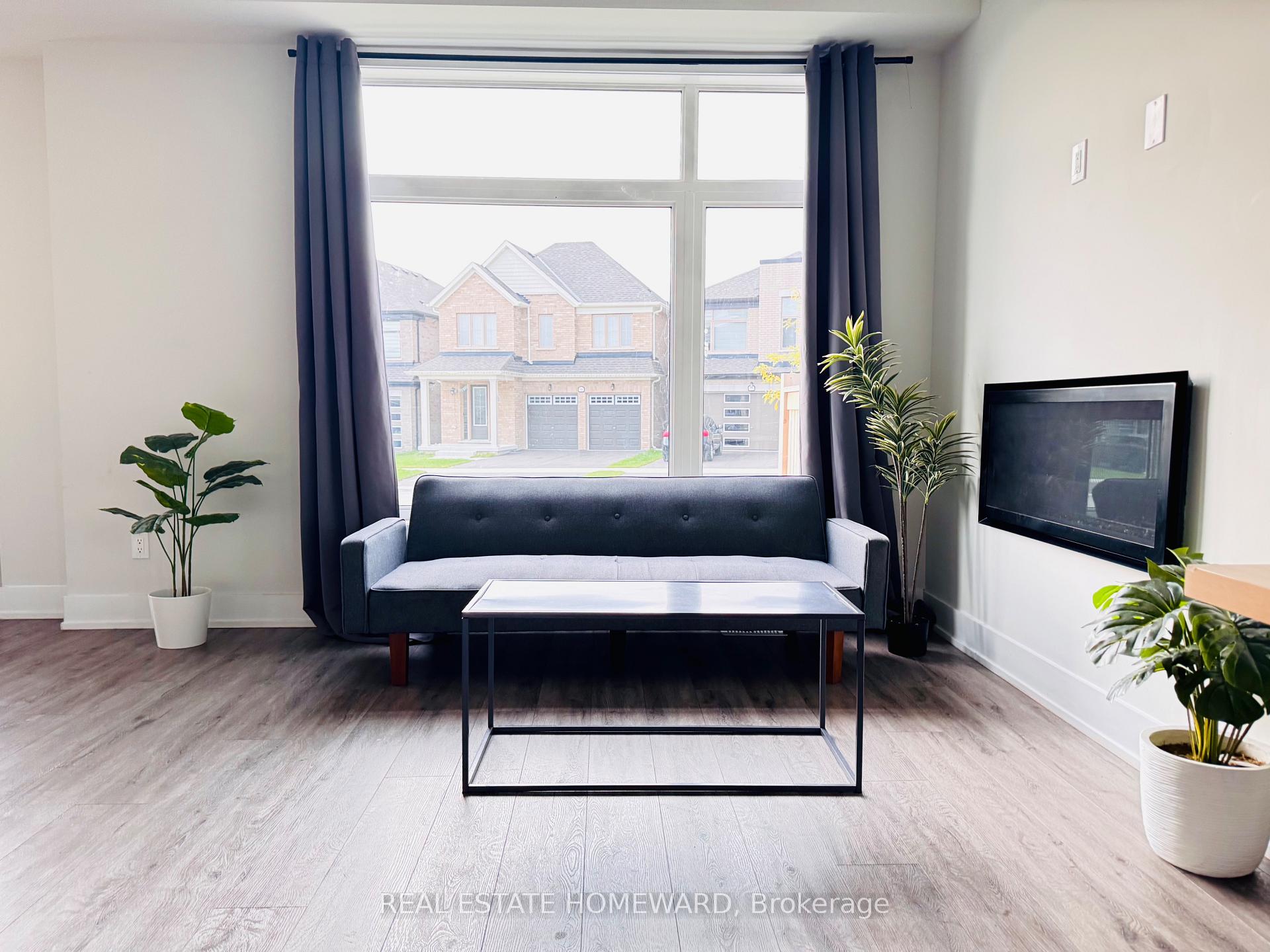 Photo 5 of 960 Lockie Drive, Oshawa, Kedron — HOMEH