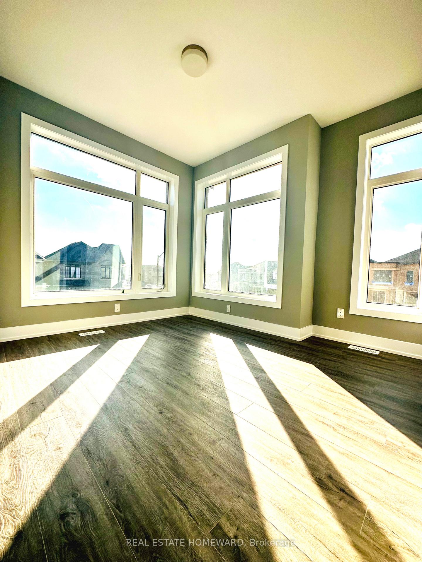 Photo 14 of 960 Lockie Drive, Oshawa, Kedron — HOMEH