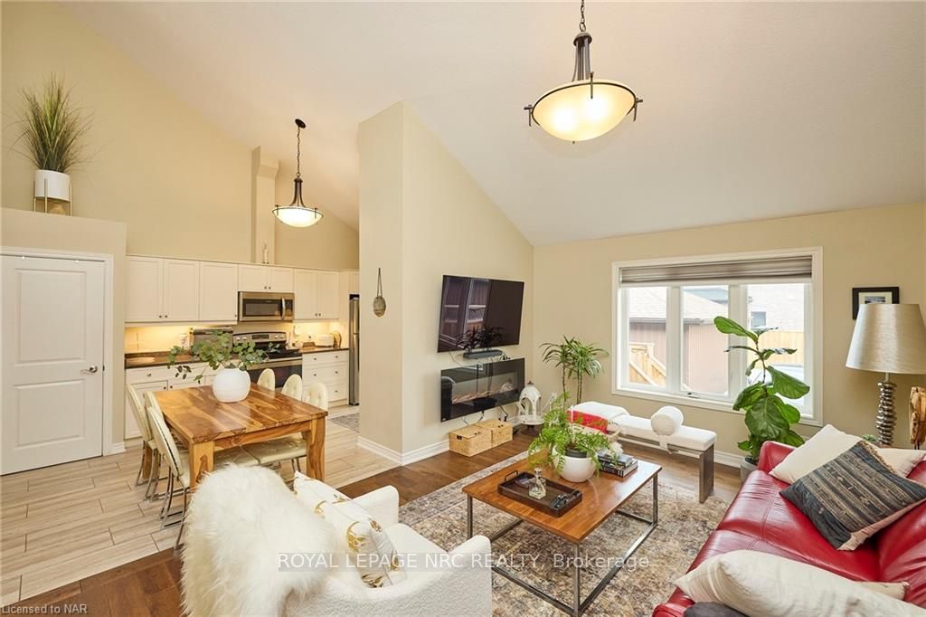 Photo 3 of 106 Summersides Boulevard, Pelham, Fonthill — HOMEH