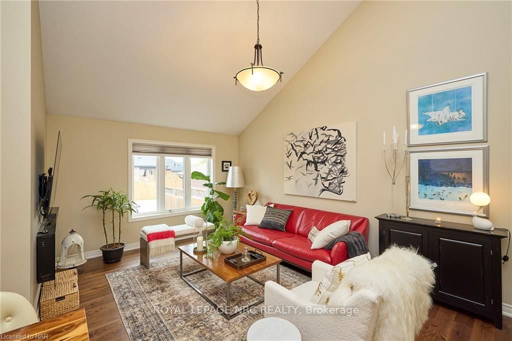 Photo 4 of 106 Summersides Boulevard, Pelham, Fonthill — HOMEH