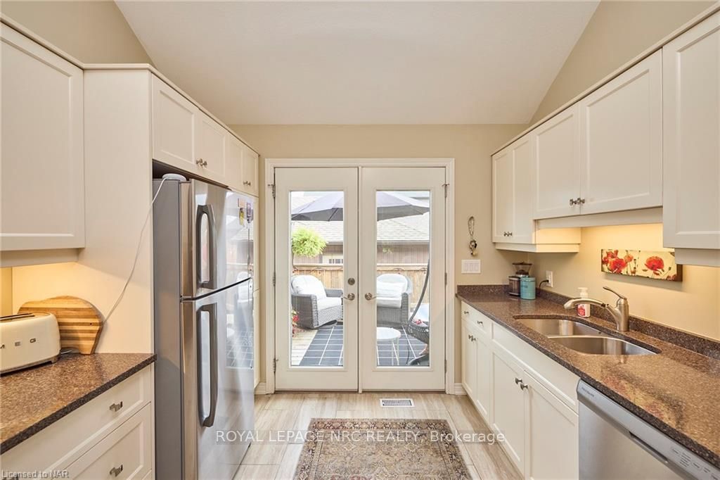 Photo 8 of 106 Summersides Boulevard, Pelham, Fonthill — HOMEH